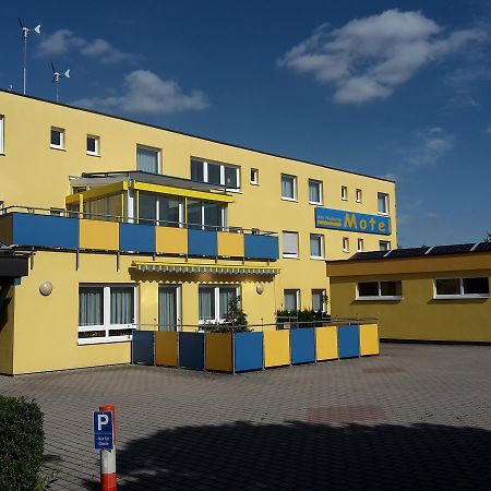 Motel Am Highway Althengstett Екстер'єр фото