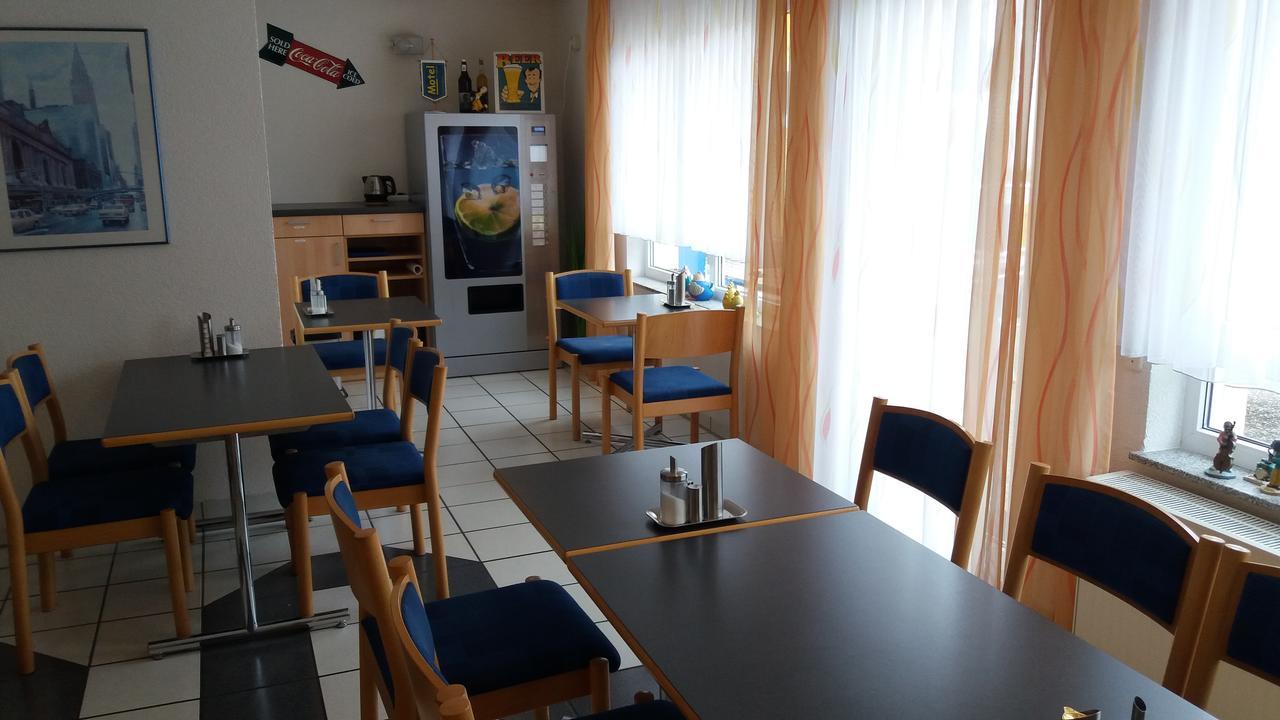 Motel Am Highway Althengstett Екстер'єр фото